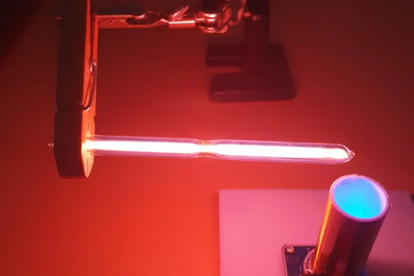 Neon discharge tube