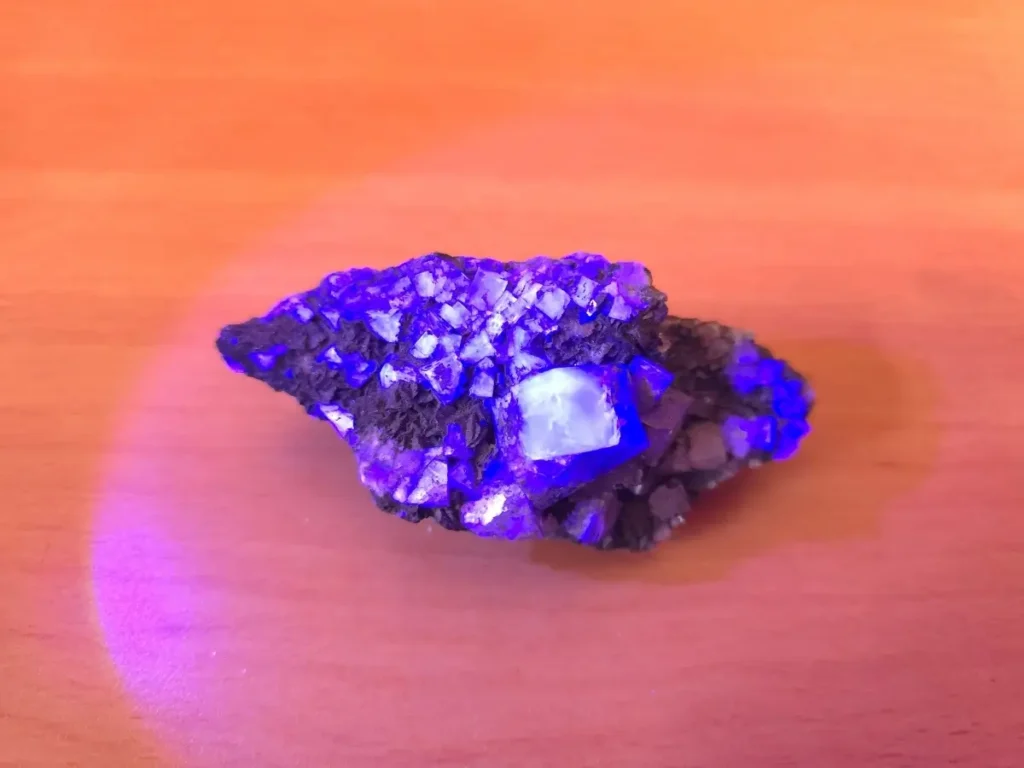 Fluorite fluorescence